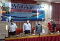 Pelatihan Pengembangan Produk Wisata Susur Sungai yang di gelar di Cafe Maloy Hotel Royal Victoria, Rabu (27/10/2021).(foto: Istimewa)