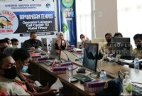 Kepala Diskominfo Perstik Kutai Timur, Ery Mulyadi, membuka giat Bimtek Operator Pelayanan Call Center 112 (30/11/2021). (foto: Istimewa)