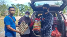Sekretaris AJKT, Raymod Chouda bersama Kabid
