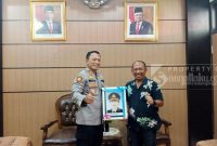 Ketua AJKT, Sukriadi bersama Kapolres Kutai Timur, AKBP Welly Djatmoko.