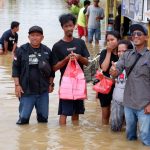 Banjir Mulai Surut, Tak Hanya Makanan, Gandeng Kobexindo, AJKT Juga Bagikan Obat-obatan