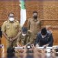 Penandatanganan Raperda Inisiatif tentang Penyelenggaraan Ketenagakerjaan menjadi Perda oleh Bupati dan Ketua DPRD Kutai Timur (06/06/2022). (foto: /Istimewa)