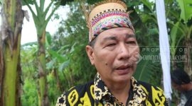 Anggota DPRD Kutai Timur, Arang Jau saat diwawancarai seusai mengikuti peresmian Gedung Asrama Miau Baru (02/11/2022). (foto: istimewa/)