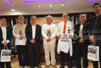 Gubernur kaltim Isran Noor serta Bupati Kutai TImur Ardiansyah Sulaiman, bersama wakil Kedubes RI dan Mahasiswa Kalimantan Timur yang ada di Mesir.(foto:/istimewa)