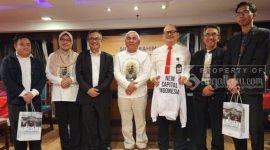 Gubernur kaltim Isran Noor serta Bupati Kutai TImur Ardiansyah Sulaiman, bersama wakil Kedubes RI dan Mahasiswa Kalimantan Timur yang ada di Mesir.(foto:/istimewa)