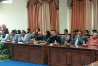 Ketua Adat Besar Kutai, Afdal Nanang saat hearing bersama Aliansi Masyarakat Kutai Timurmenyampaikan perihal belum adanya Lapas di Kutim. (bl/sangattaku)