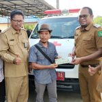 Serahkan Bantuan Ambulans ke Desa Martadinata, Kasmidi Ingatkan Pengelolaan Ambulans Untuk Kepentingan Bersama