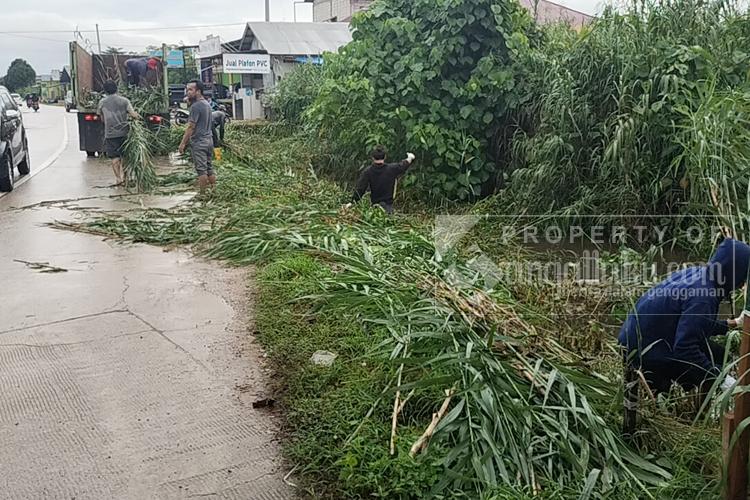 Banjir di Jalan Dayung, Dinas PUPR Kutai Timur Kerahkan Alat Berat