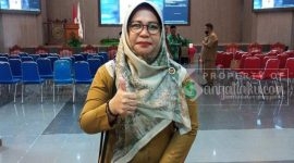 Kepala Dinas Kependudukan dan Catatal Sipil Kutai Timur, Jumeah dalam salah satu kesemaptan wawancara. (*/ist)