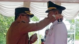 Pengukuhan Camat Teluk pandan, Anwar oleh Bupati Kutai Timur, Ardiansyah Sulaiman. (*/ist)