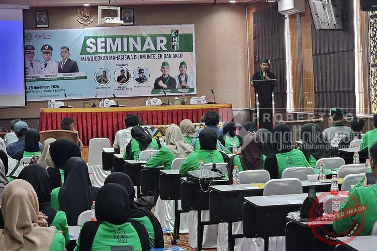 (podium) Ketua HMI Kutai Timur, Siswandi. (Dok. HMI Kutai Timur)