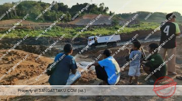 Tiga Kilometer dari Gemerlap Bukit Pelangi, Sisakan Gelap Warga Bukit Kayangan