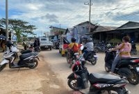 Ramainya pasar tumpah yang terletak di jalan Inpres (*/MMP)
