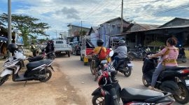 Ramainya pasar tumpah yang terletak di jalan Inpres (*/MMP)
